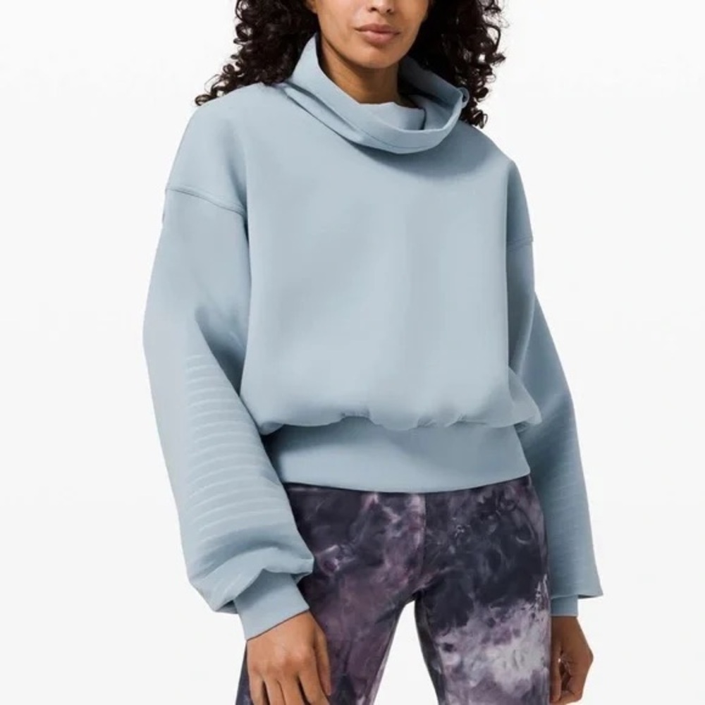 Lululemon Full Flourish Pullover Chambray
